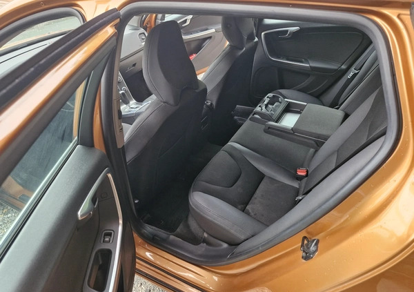 Volvo V60 cena 29000 przebieg: 265000, rok produkcji 2011 z Iłowa małe 277